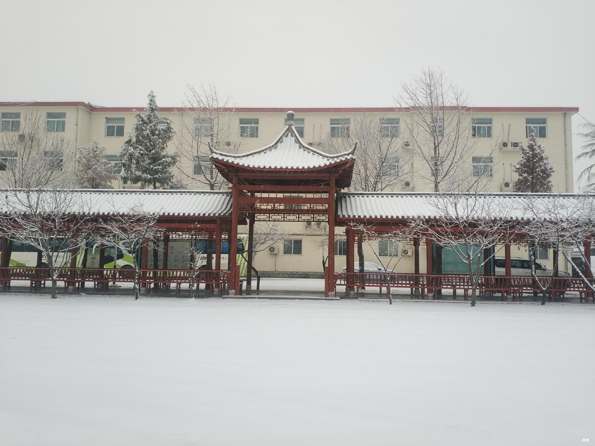 學(xué)校長(zhǎng)廊